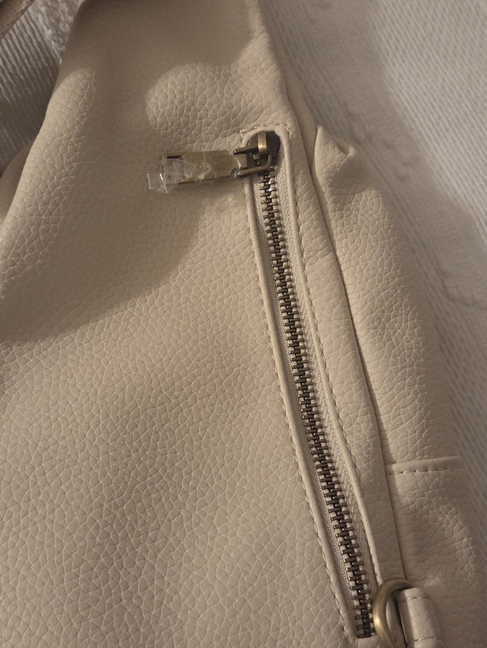 Moda Luxe Ivory Crossbody Sling with Patterned Webbing Strap - Picture 7 of 8